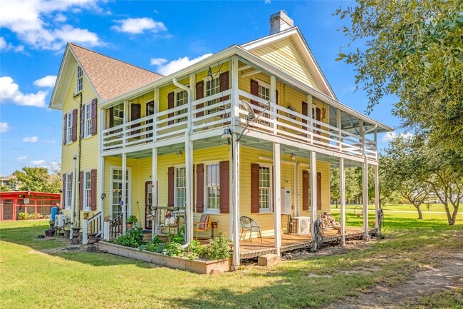 Building Photo - 813 Nelson Ave