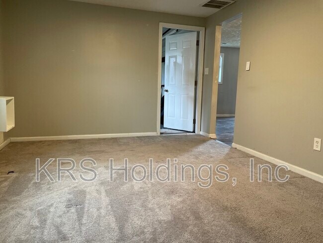 Building Photo - 1515 Cronin Dr