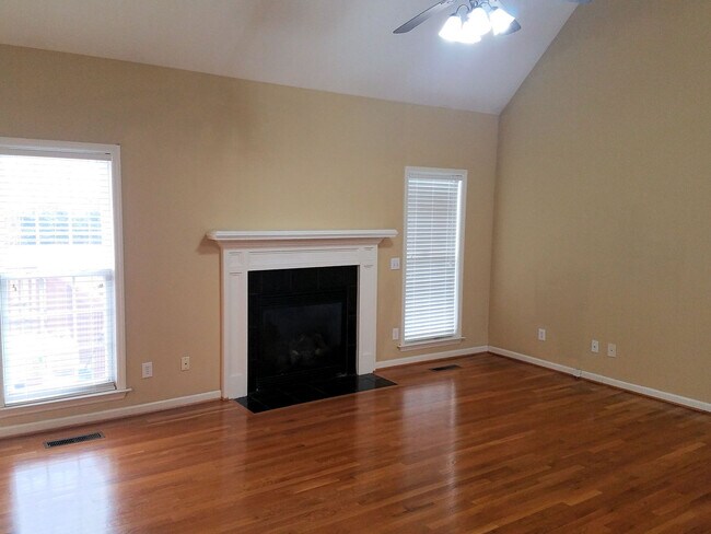 Building Photo - 100 Montauk Ct