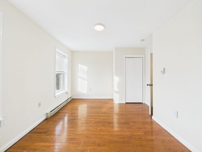 Building Photo - 1519 N Bouvier St