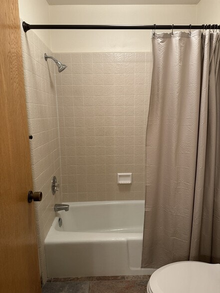 Building Photo - 1631 Shoshone Dr