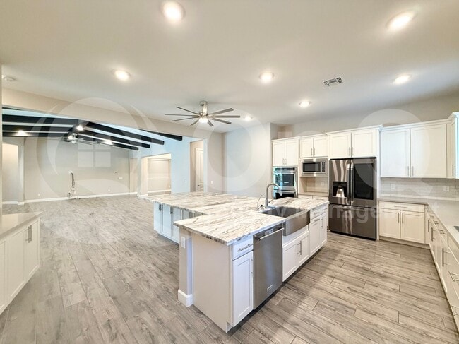 Building Photo - 20911 E Watford Dr