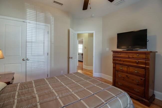 Building Photo - 3653 Velda Oaks Cir