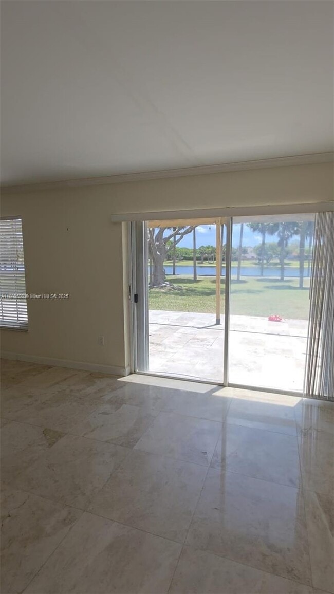 Building Photo - 10929 SW 149th Pl
