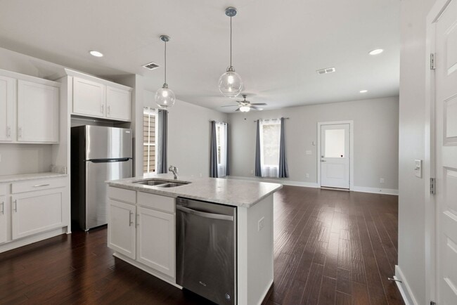 Building Photo - East Nashville Dream Rental