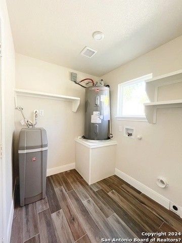 Building Photo - 2519 Golf Dr