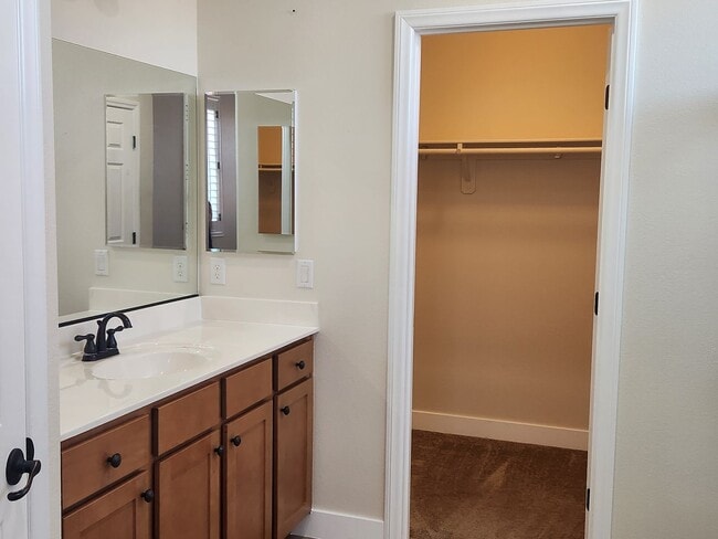 Building Photo - Lovely Home in Billbray Ranch