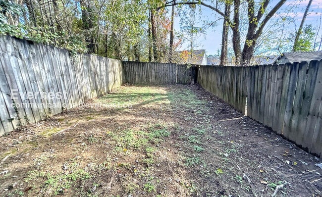 Building Photo - 493 Cedar Crest Dr