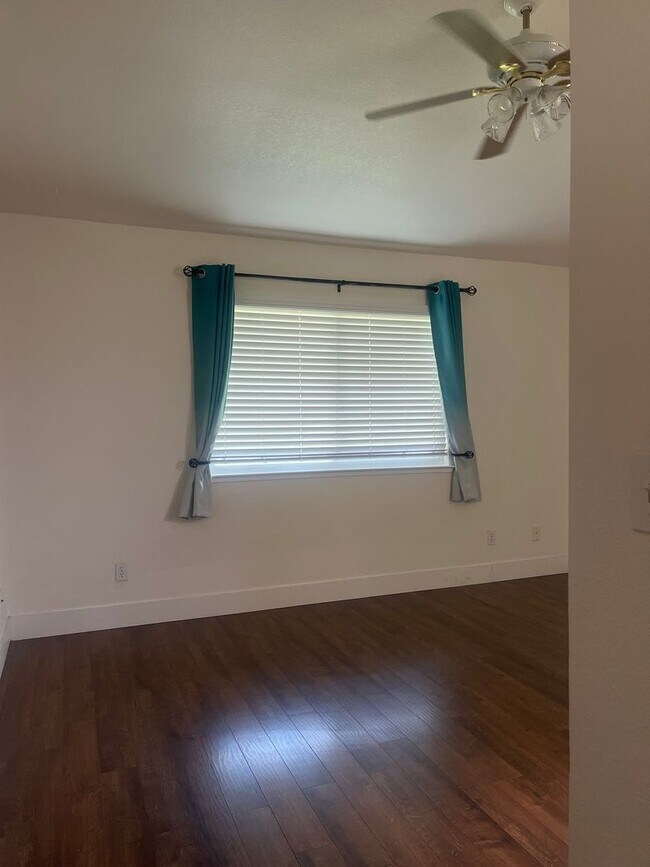 Building Photo - This rental won't last long. Don't miss ou...