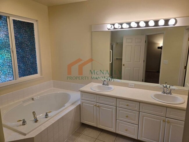 Building Photo - Spacious 3-Bedroom Home in the Gated Bridge Estate Community