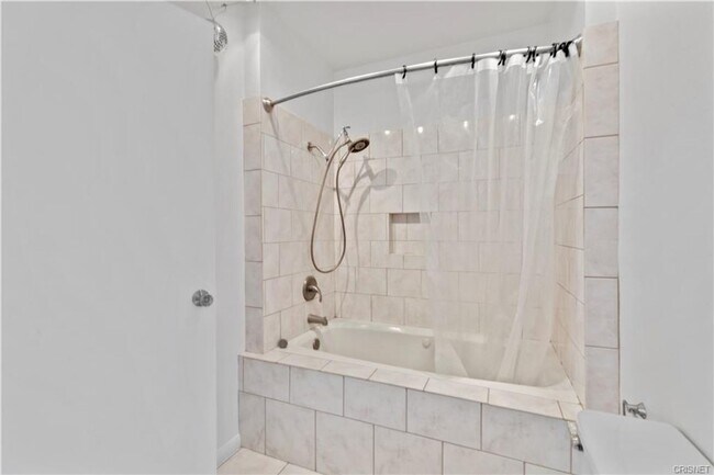 Building Photo - Gorgeous NOHO Townhome for Rent