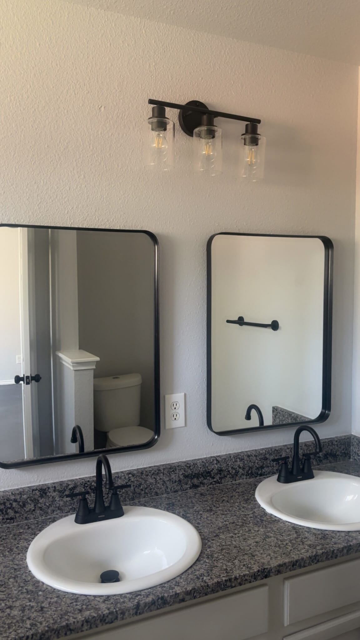 Building Photo - 1028 Doras Dr