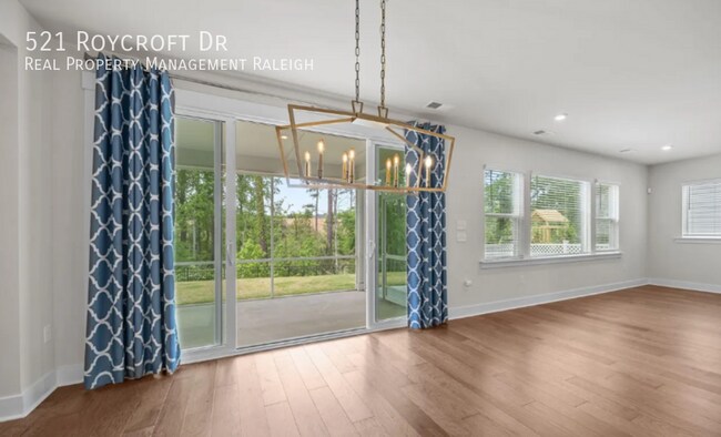Building Photo - 521 Roycroft Dr