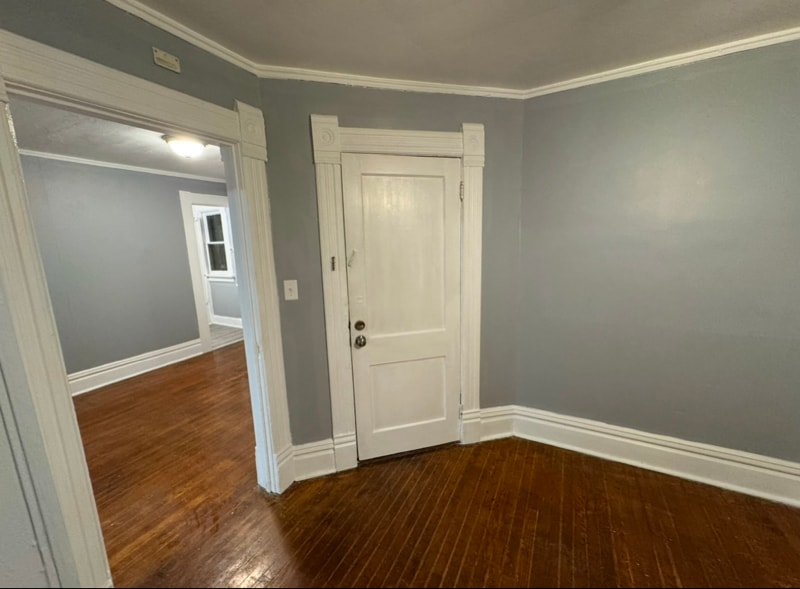 Building Photo - 923 16th Ave