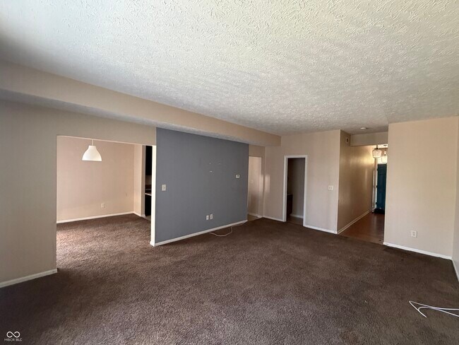 Building Photo - 2424 Boyer Ln