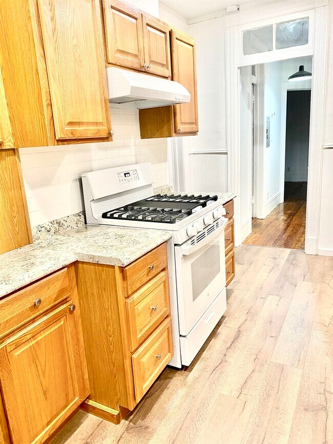 Building Photo - 46 Prescott St