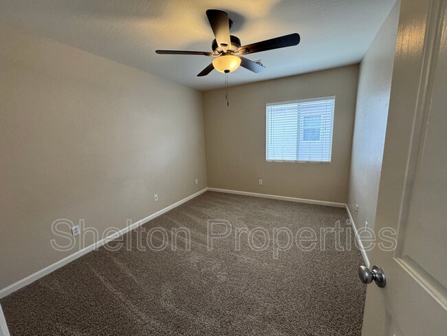 Building Photo - 10153 N 115th Dr