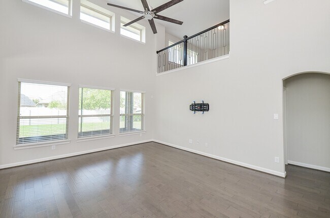 Building Photo - 18 Fountain Bend Ln