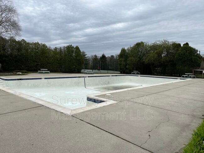 Building Photo - 245 Hampshire Dr