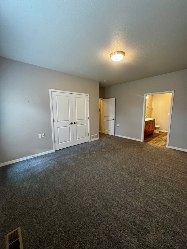 Building Photo - 2835 Elm Meadow View