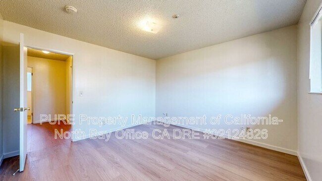 Building Photo - 1325 Edwards Ave