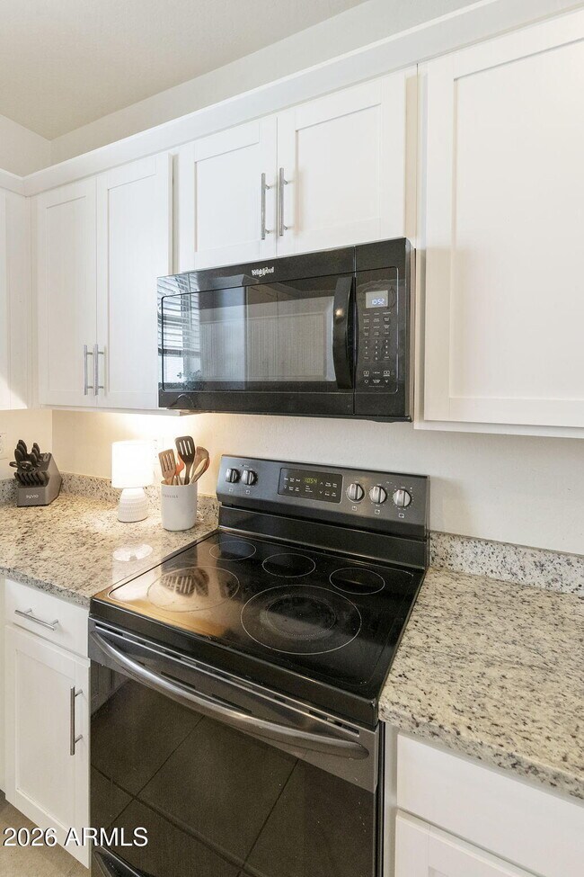 Building Photo - 2930 N Raven