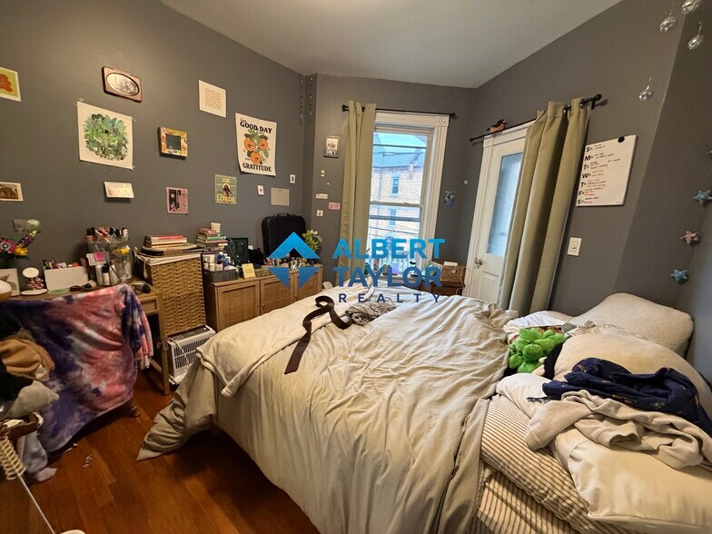 Building Photo - 99 Calumet St