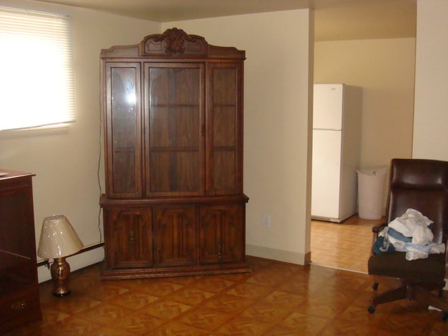 Living Room - 1312-20 Butternut St