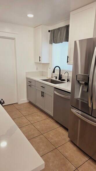 Building Photo - 4122 Lewis St