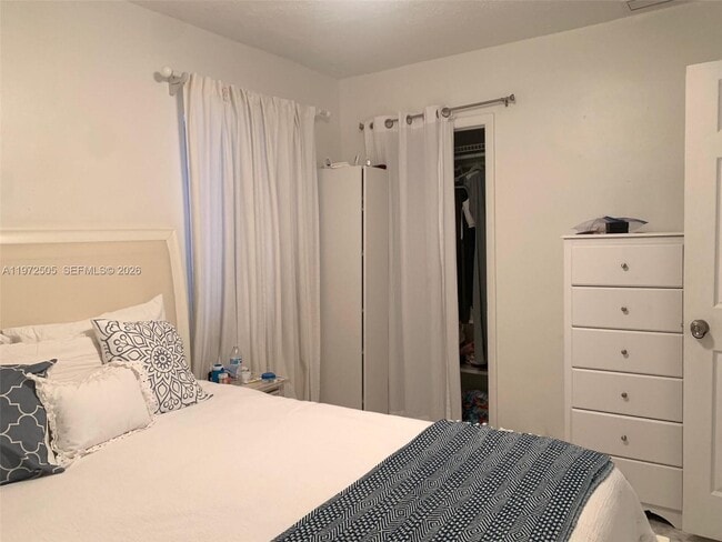 Building Photo - 2131 Arthur St