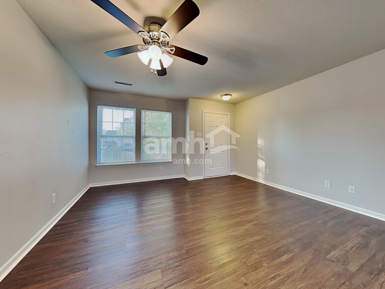 Building Photo - 1141 Central Park Dr