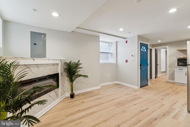 Building Photo - 431 S 62nd St