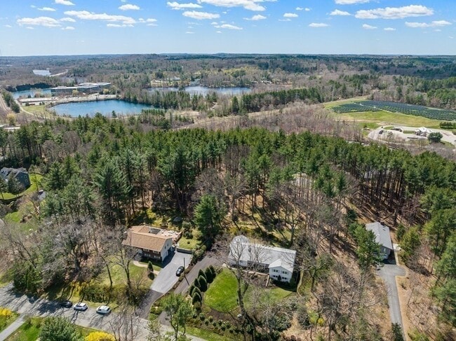 Building Photo - 25 Forest Ridge Rd