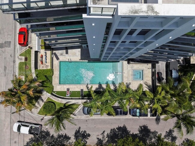 Building Photo - 13800 Highland Dr