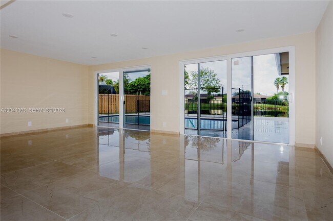Building Photo - 16641 Royal Poinciana Dr
