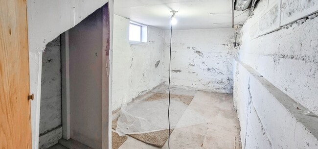 Building Photo - Bountiful City Office Space or residential