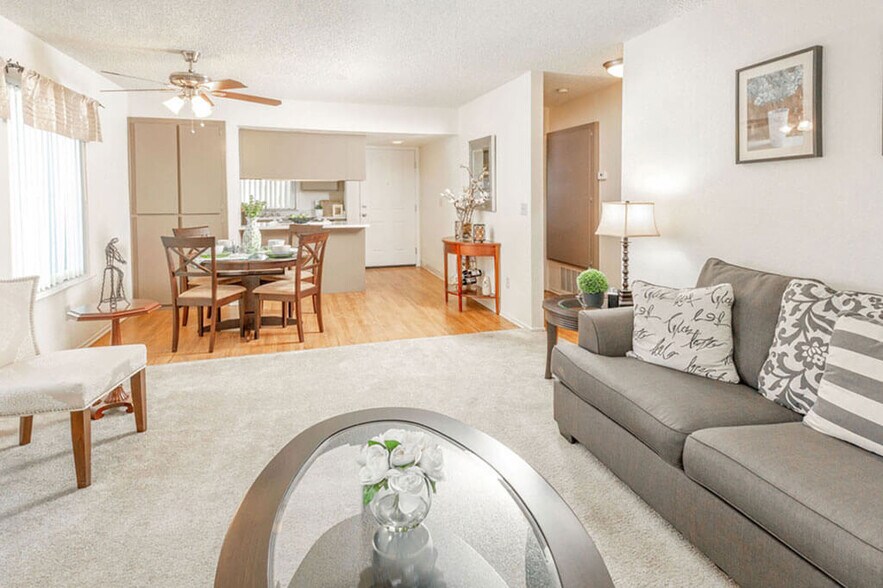 River Oaks Apartments & Townhomes 580620 W Fargo Ave Hanford CA