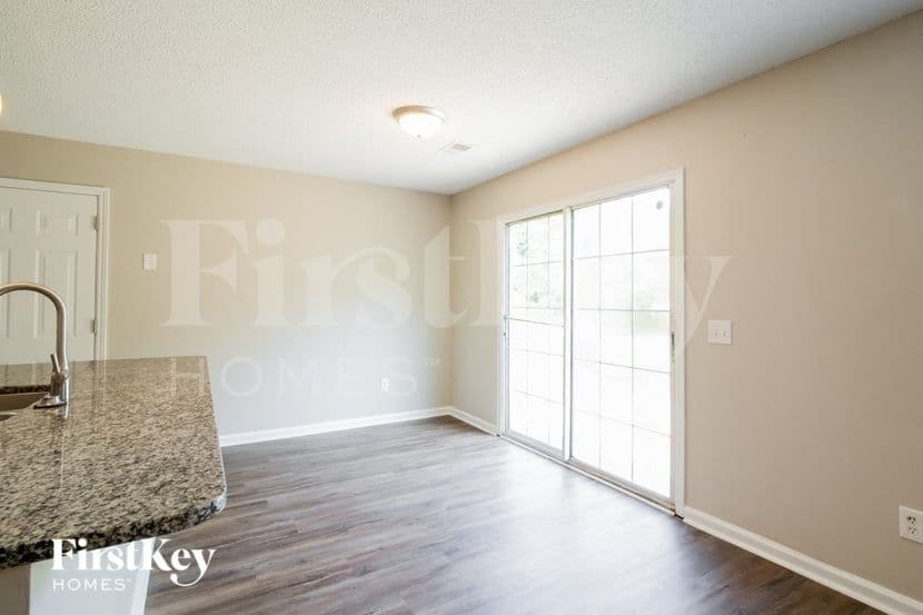 Building Photo - 528 Beverly Dr