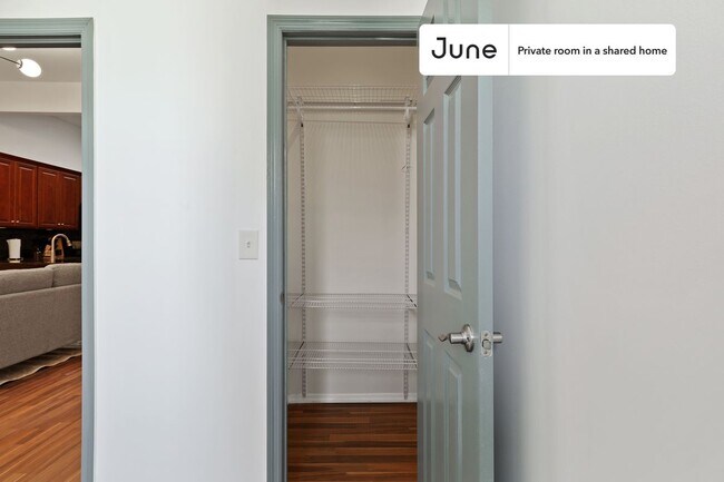 Building Photo - Room in Shared 4 bed/1 bath home in Bushwick