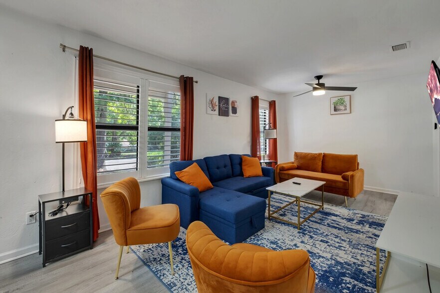 Building Photo - 2427 Ludmila Ln