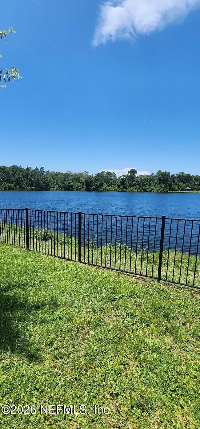 Building Photo - 226 Lost Lake Dr