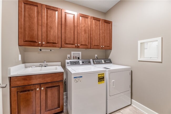 Building Photo - 1352 Creeks Edge Dr