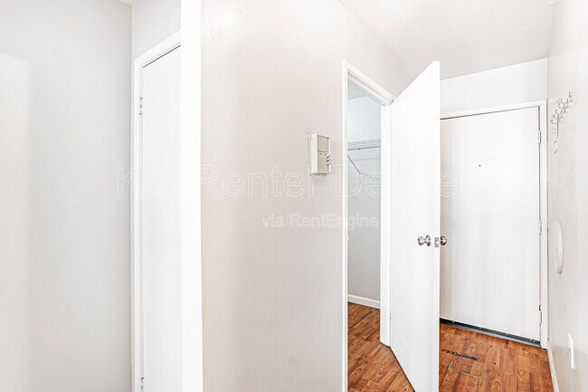 Building Photo - 1243 N Washington St