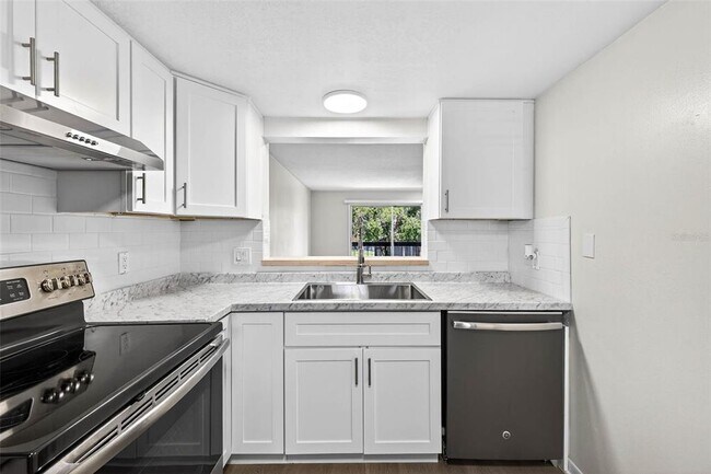 Building Photo - 6308 Newtown Cir