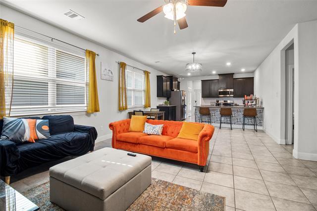 Building Photo - 1412 Green Leaf Dr