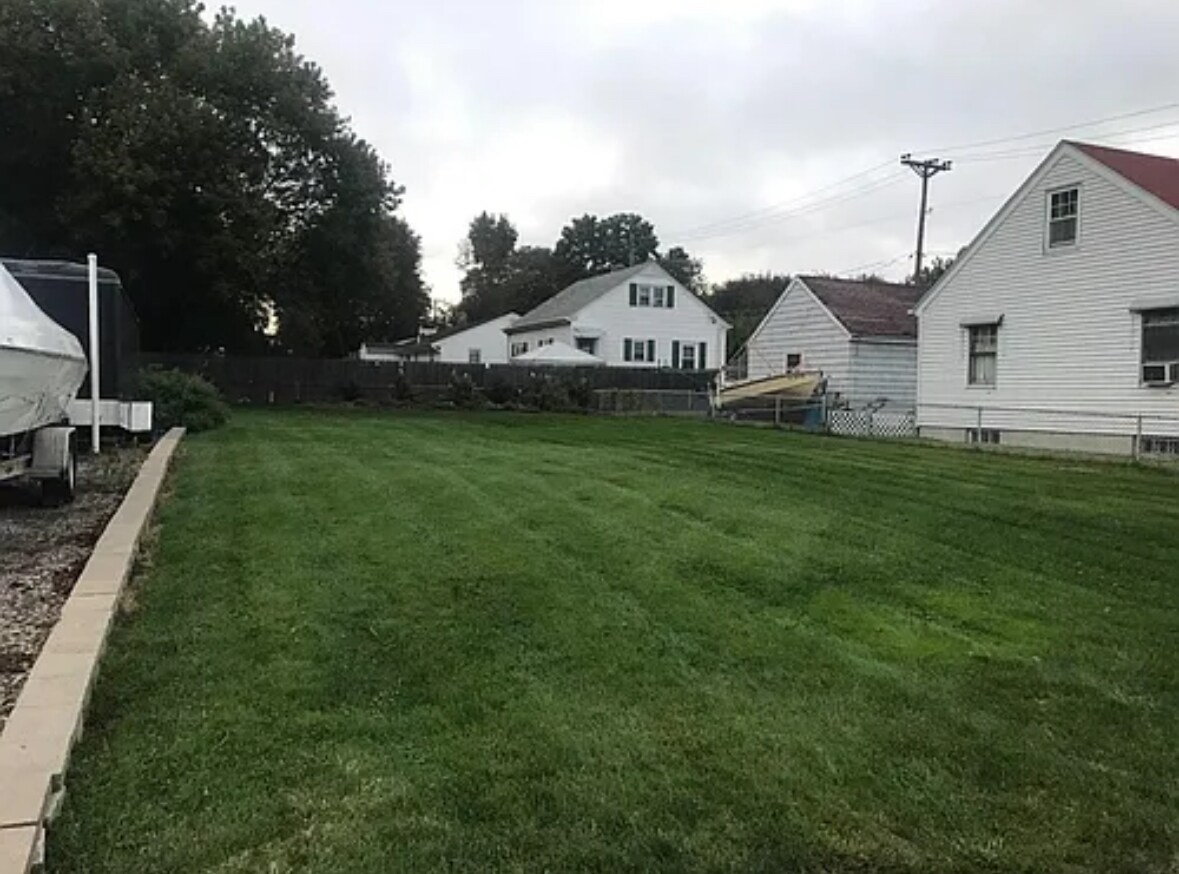 Building Photo - 24 Waterman St