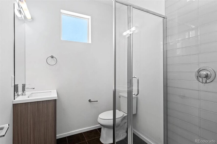 Guest bathroom - 1238 Quitman St