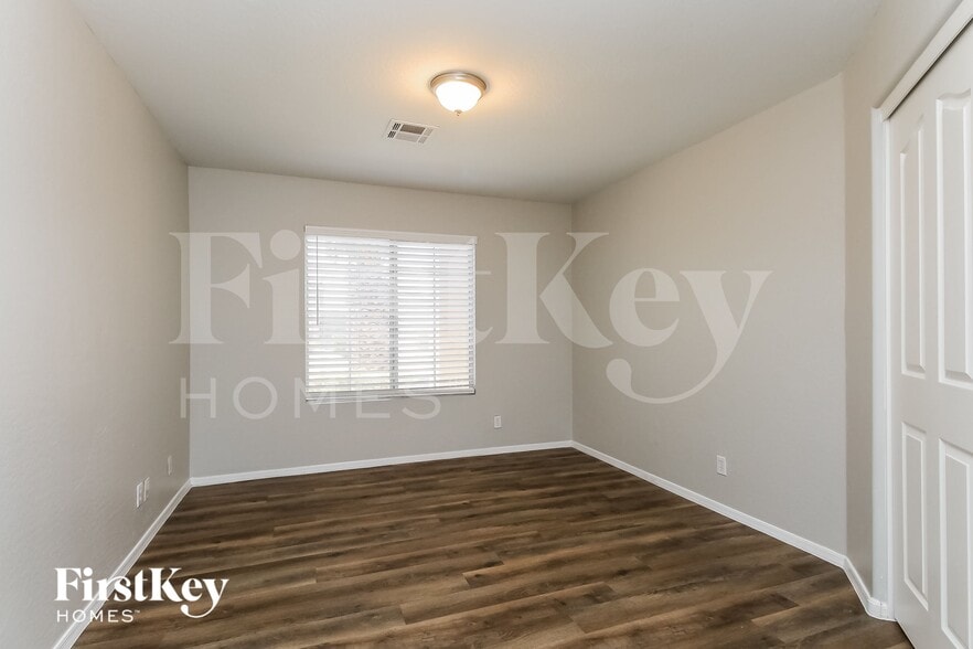 Building Photo - 4082 E Meadow Lark Way