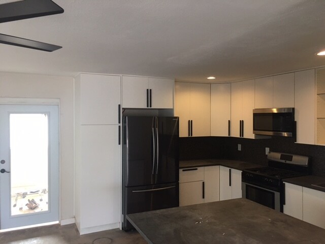 Building Photo - 8335 E Sells Dr