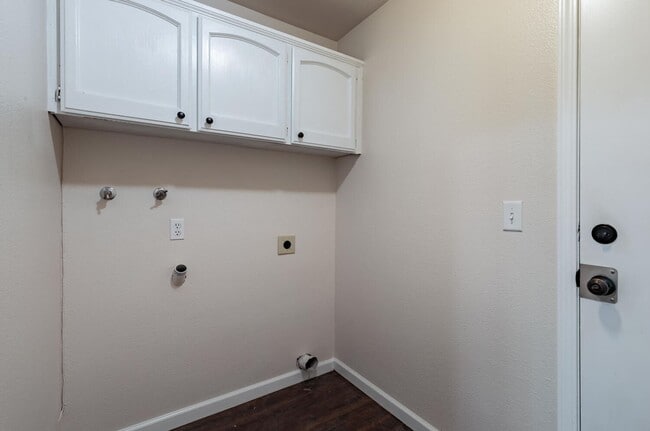 Building Photo - Great 4 Bedroom NW Fresno Home for Lease
